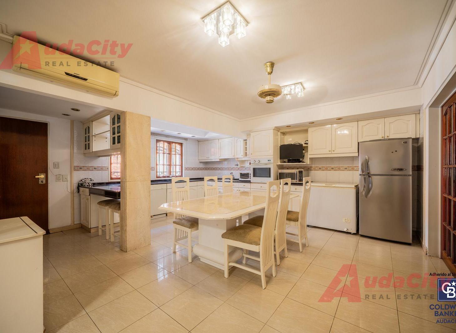 Foto de Venta casa 5 ambientes en Villa Lugano, Caba con quincho y pileta, imagen 3