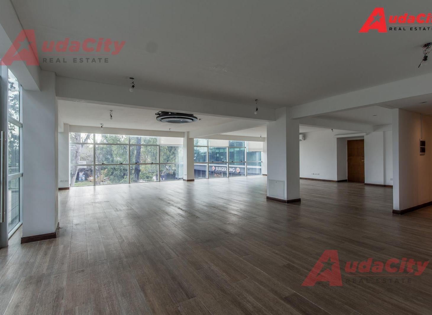 Foto de Venta oficina en Barrio Parque Leloir con terraza y dos cocheras LA, imagen 1
