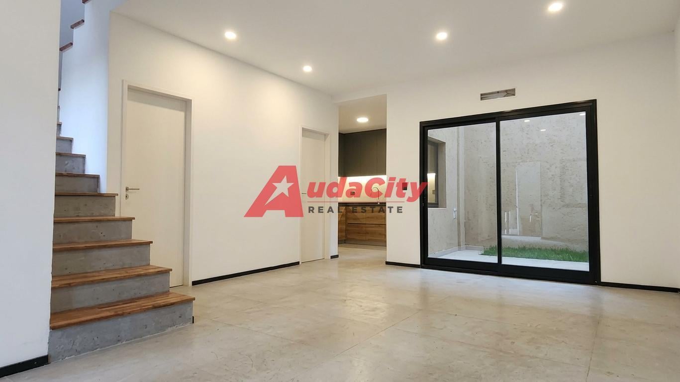 Foto de Casa Triplex 4 Ambientes con Cochera y Terraza en Venta en El Palomar, imagen 5