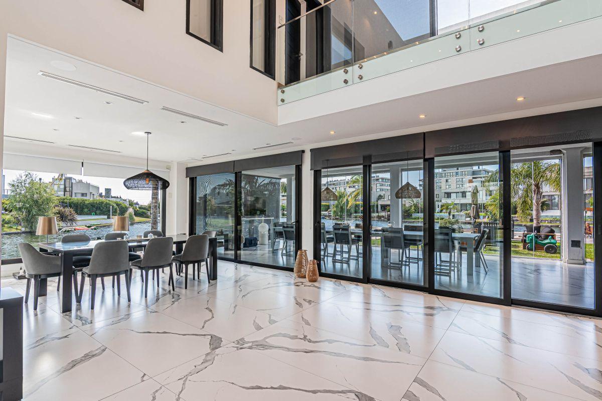 Venta Casa de Categoría 5 Ambientes con Vista al Lago en Nuevo Quilmes