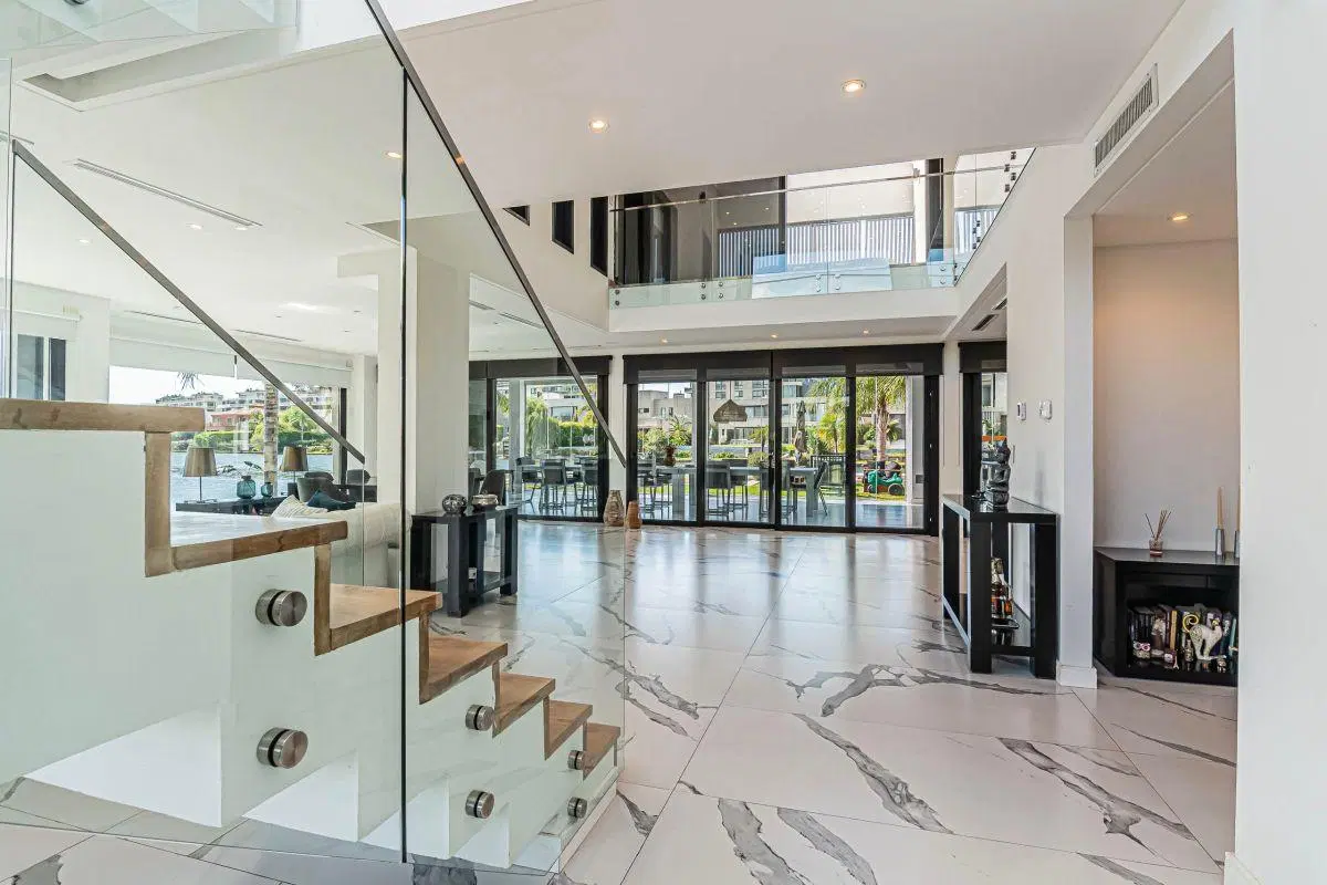 Venta Casa de Categoría 5 Ambientes con Vista al Lago en Nuevo Quilmes 8