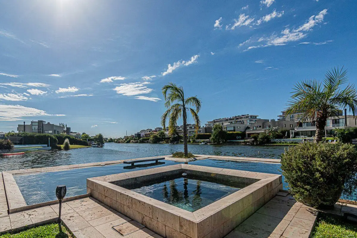 Alquiler Casa de Categoría 5 Ambientes con Vista al Lago en Nuevo Quilmes 4