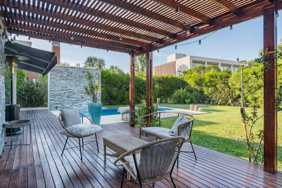 Foto de Alquiler de exclusiva casa 5 ambientes Barrio Privado Nuevo Quilmes, imagen 2