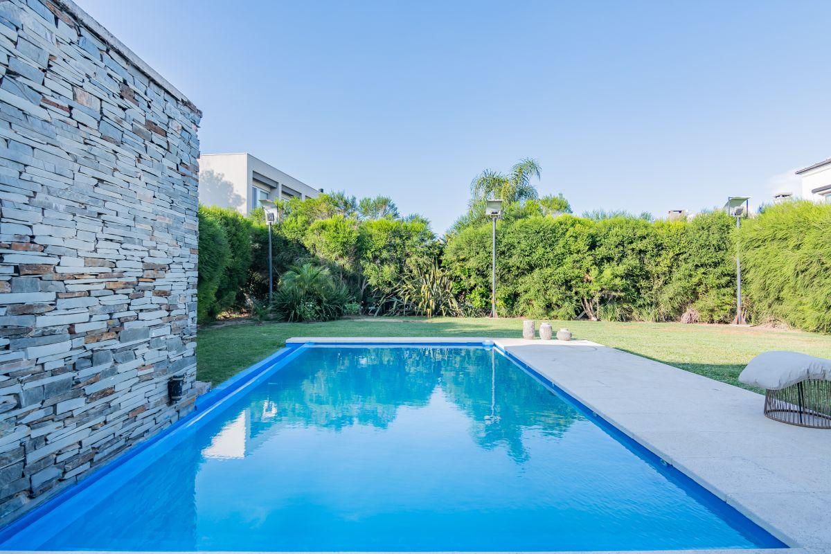Foto de Venta de exclusiva casa 5 ambientes Barrio Privado Nuevo Quilmes, imagen 5