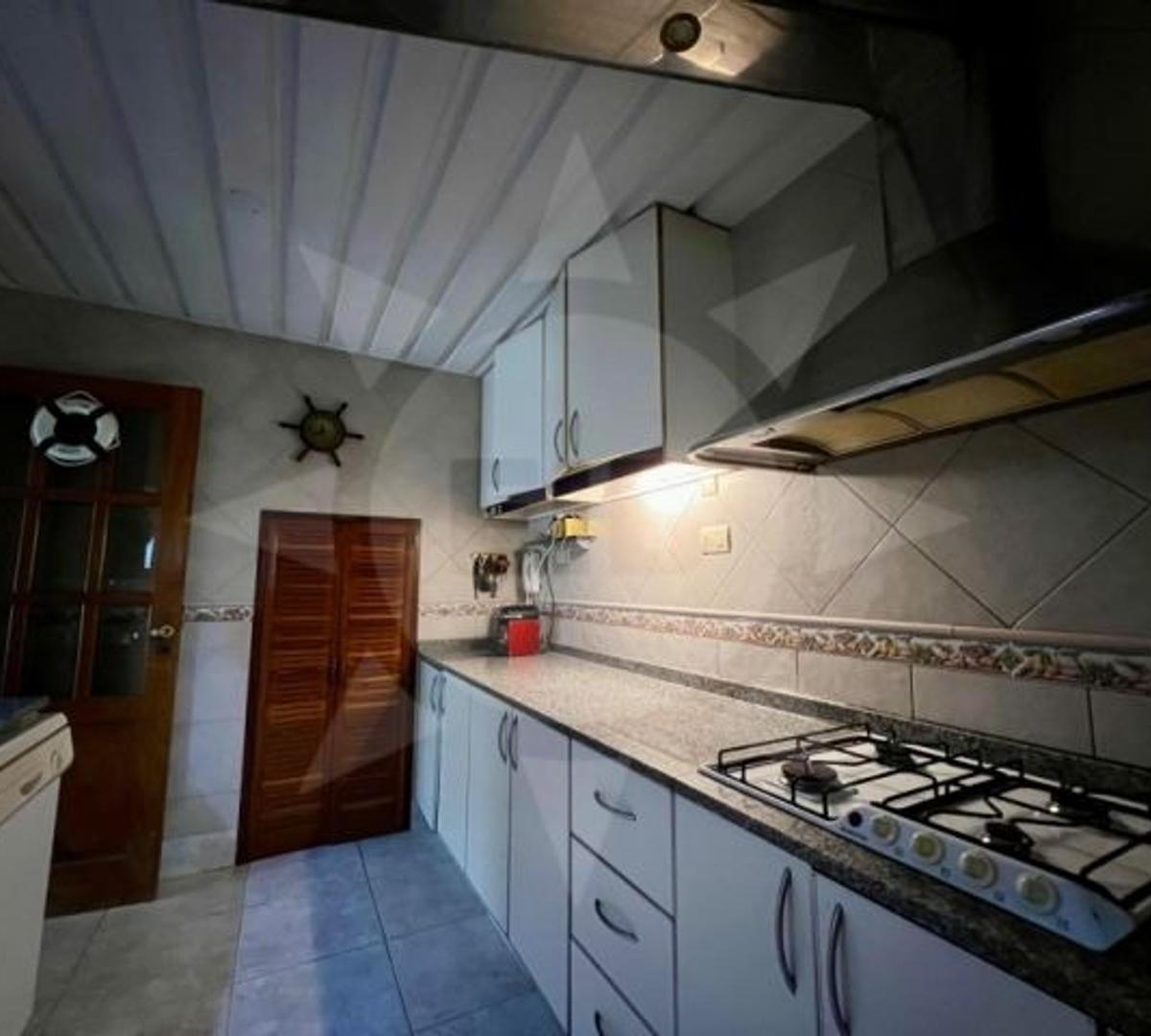 Casa en Venta, 3 Dorm., Zona Costanera 3