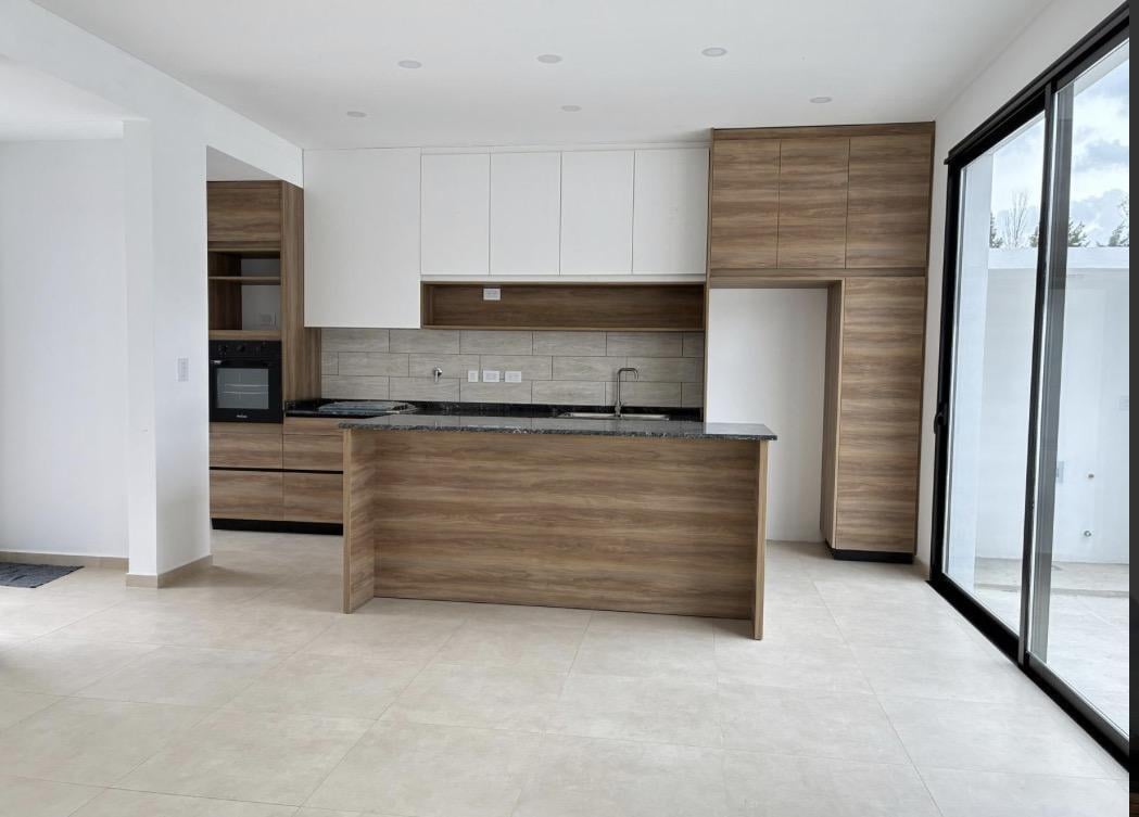 Foto de Casa a estrenar con Parque Pileta y Cochera, imagen 3