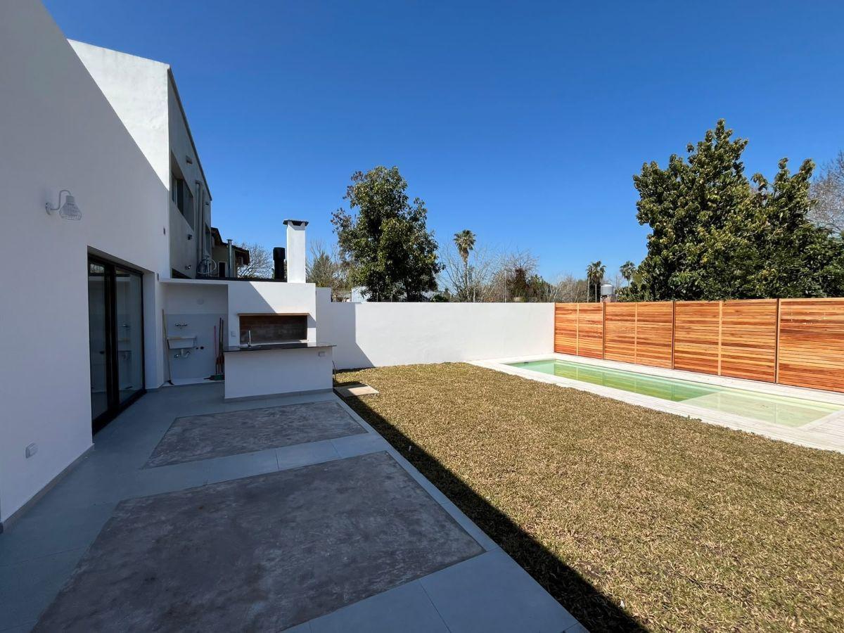 Foto de Casa a estrenar con Parque Pileta y Cochera, imagen 2