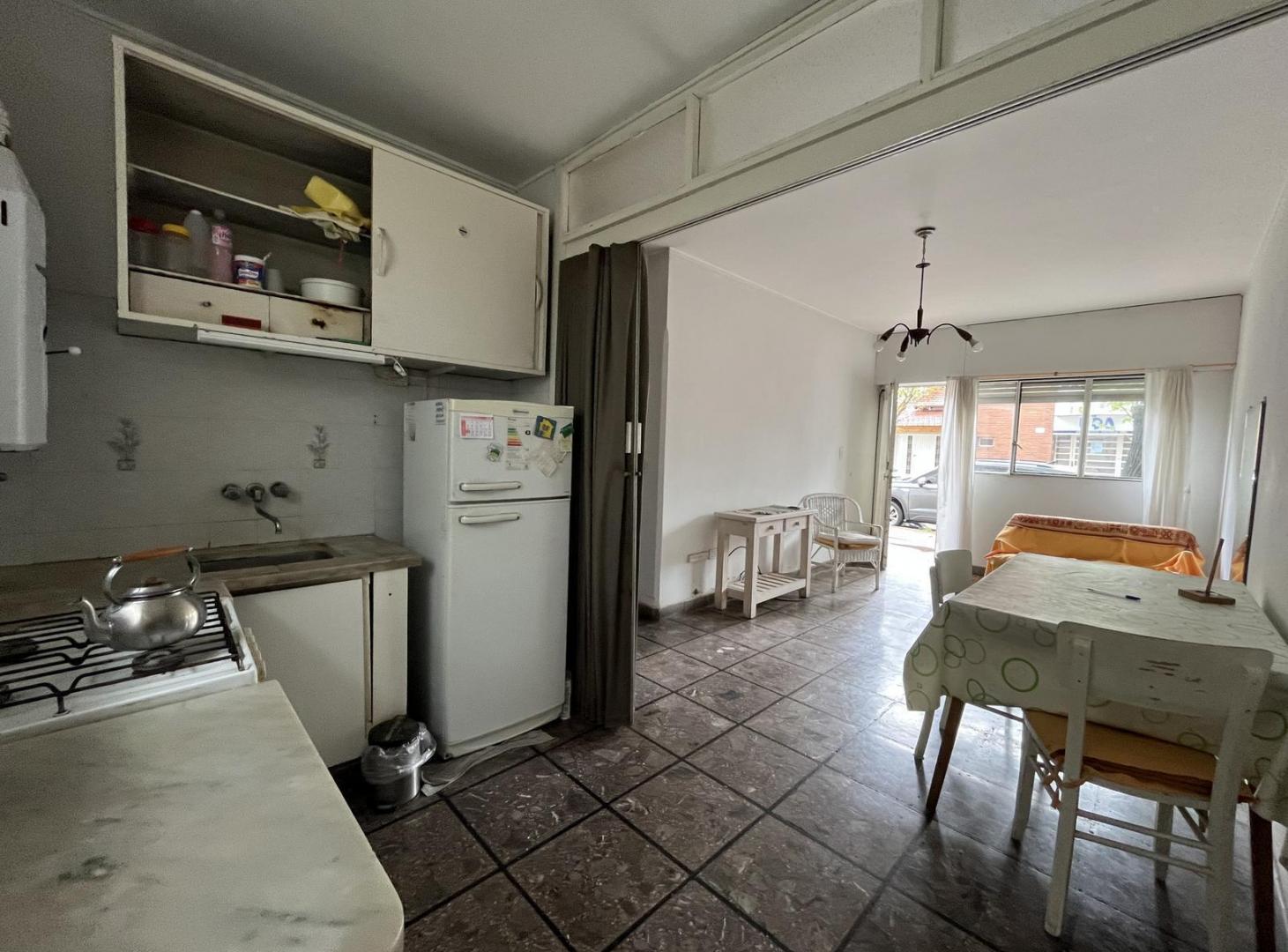 Foto de PH con Patio y Cochera - La Plata, imagen 3