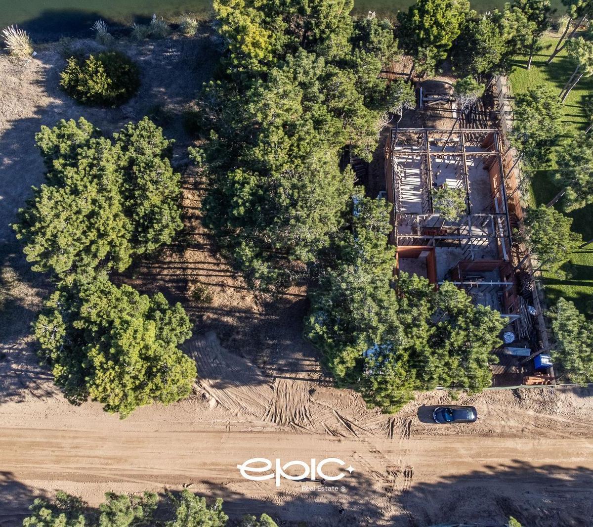Terreno en Barrio Brisas de Villarobles 4