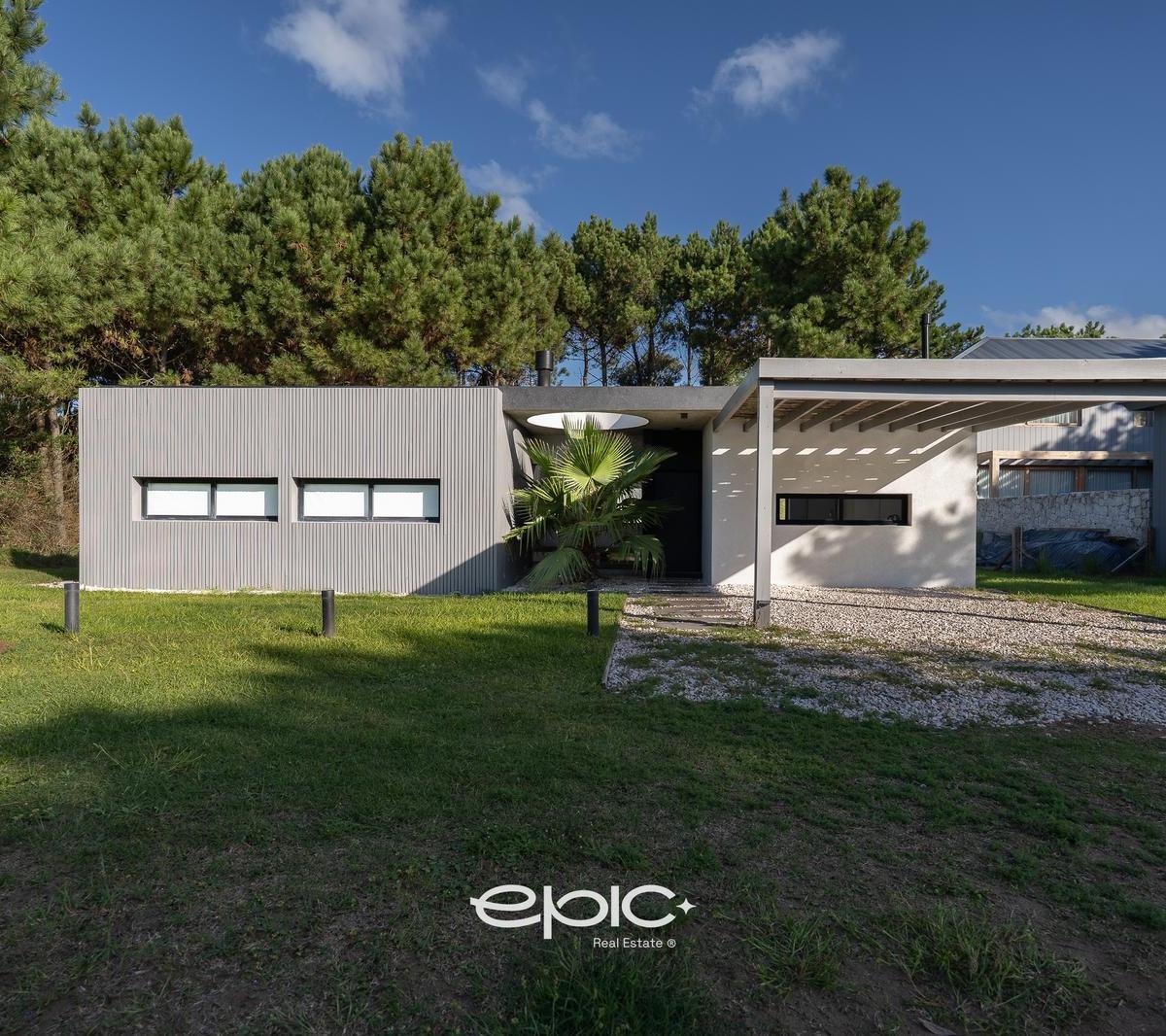 Venta Casa en Costa Esmeralda Residencial I 2