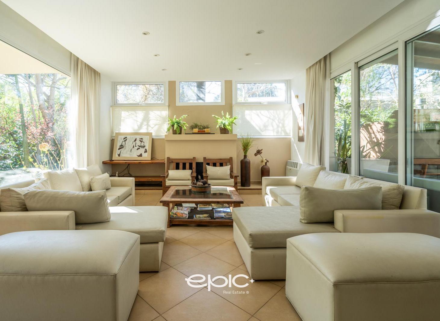 Foto de Casa en venta Carilo A metros del mar, imagen 2