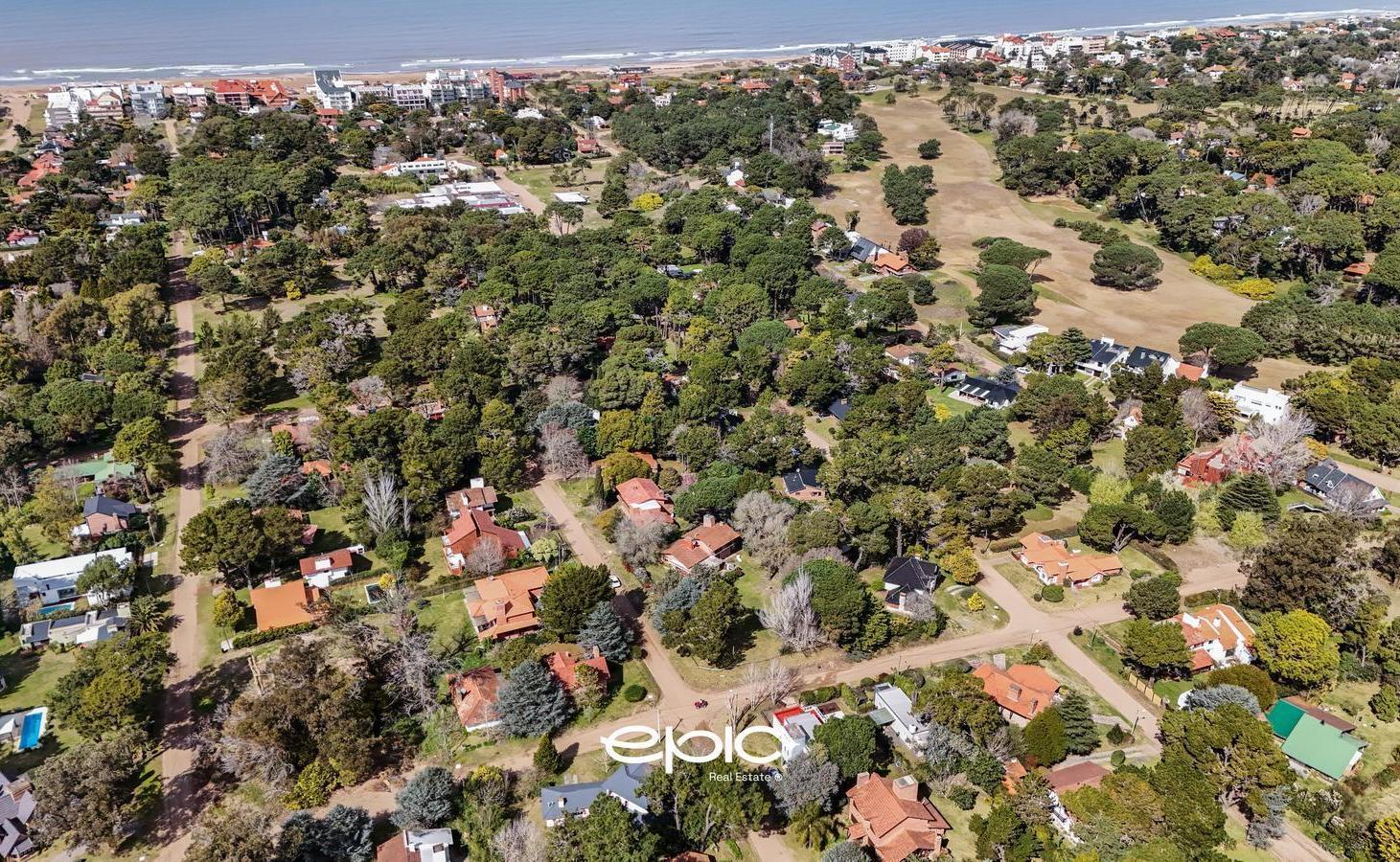 Foto de Casa 5 ambientes a la venta Pinamar Golf Viejo, imagen 3