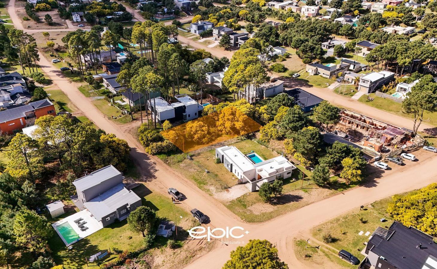 Foto de Lote en venta en Carilo, imagen 2