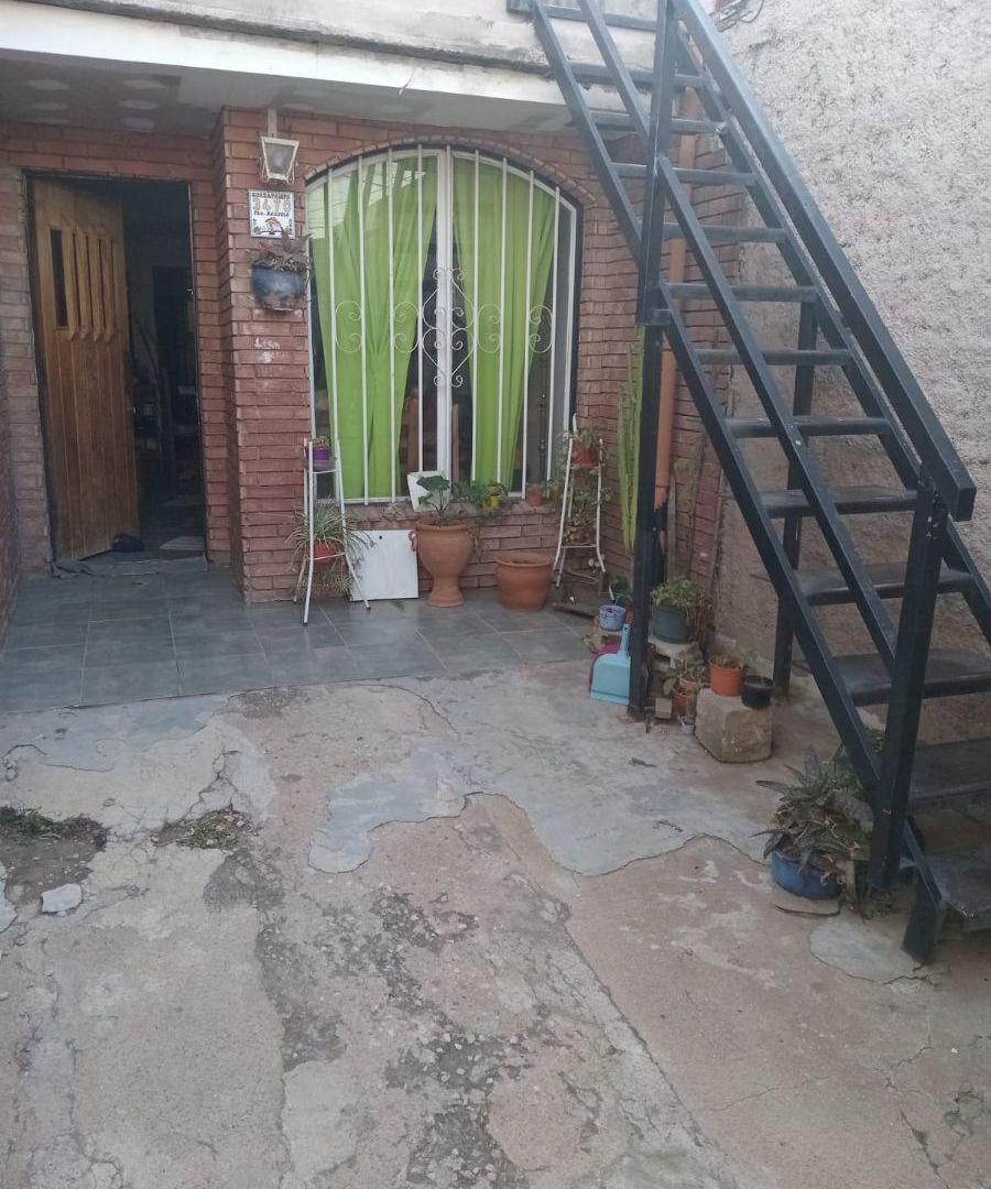 VENTA DE CASA P.B A RECONSTRUIR Y EN P.A DPTO EN MIUY BUEN ESTADO DE CONSERVACION