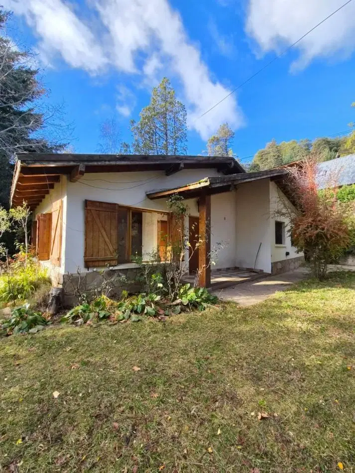 Casa de 142m2 a metros de Pioneros - Km 2,300 3