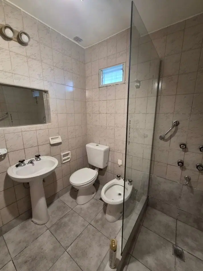 EN ALQUILER: Departamento Centrico Ideal para Oficinas y Uso Profesional 5