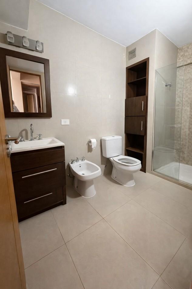 Foto de Piso de tres dormitorios con vista + cochera, imagen 2
