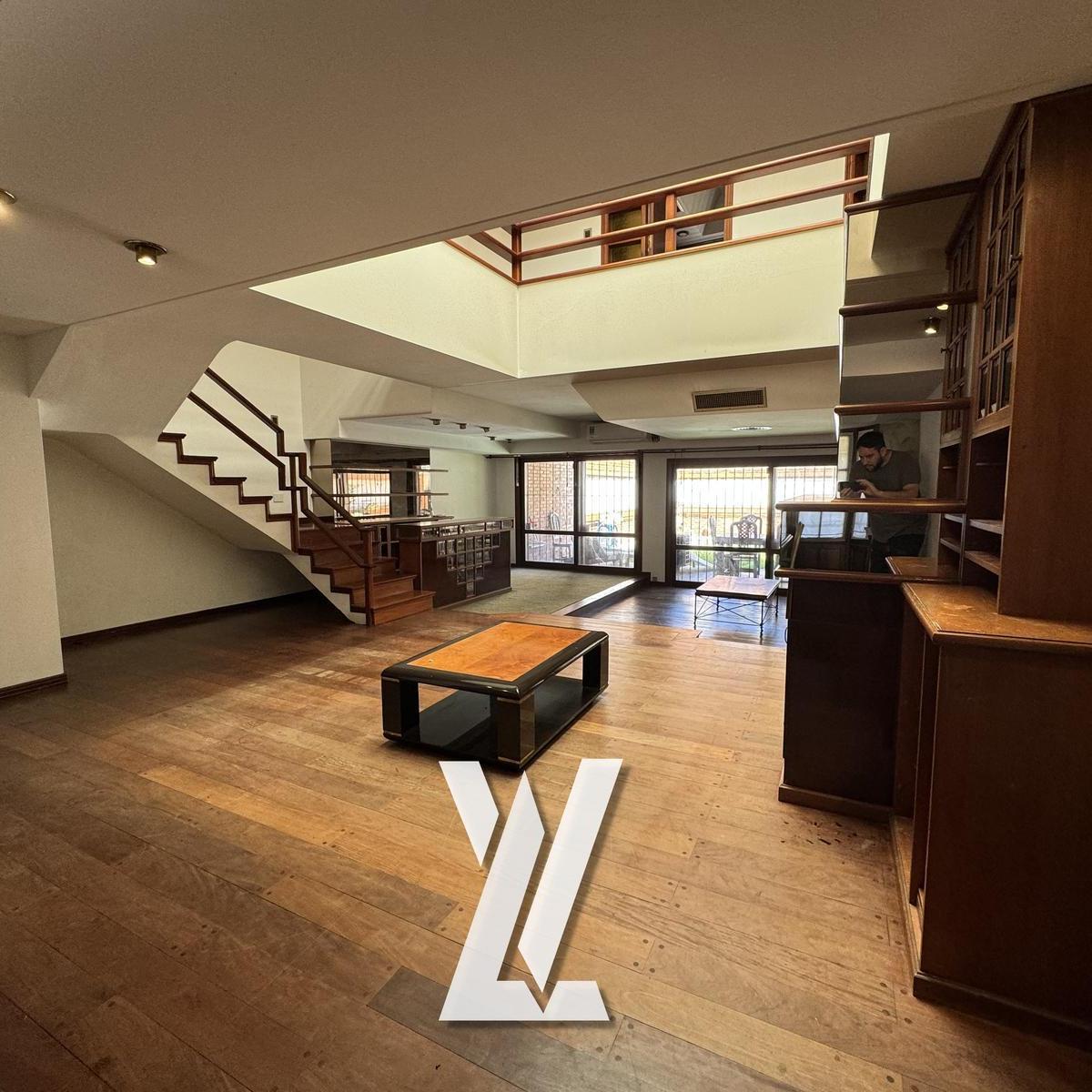 Casa 6 Amb en Venta Bernal Centro C/cocheras - Apto Credito - Financia 2