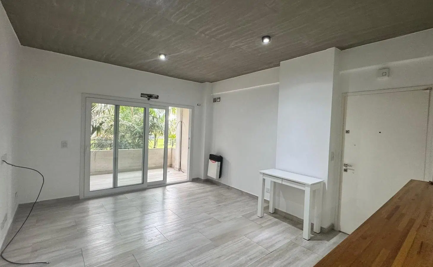 Departamento en alquiler 2 ambientes Magnolias con balcón y cochera en Berazategui 2