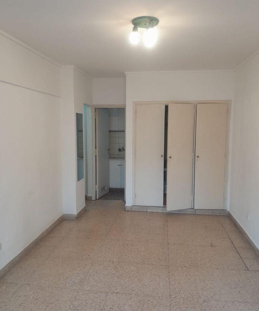 Foto de MONOAMBIENTE EN VENTA - ZONA PLAZA MITRE, imagen 2
