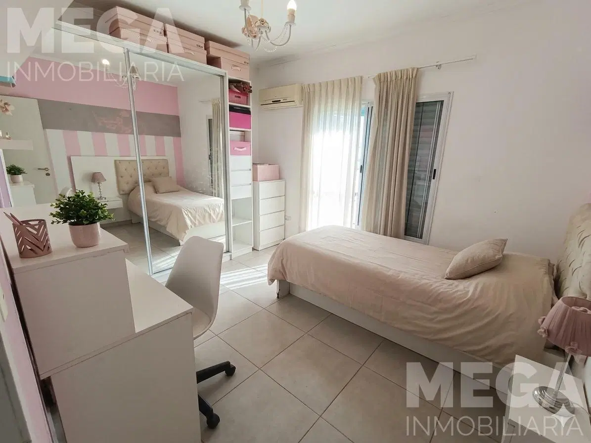 Las Azaleas 4558. Casa en Venta Las Acacias. 3