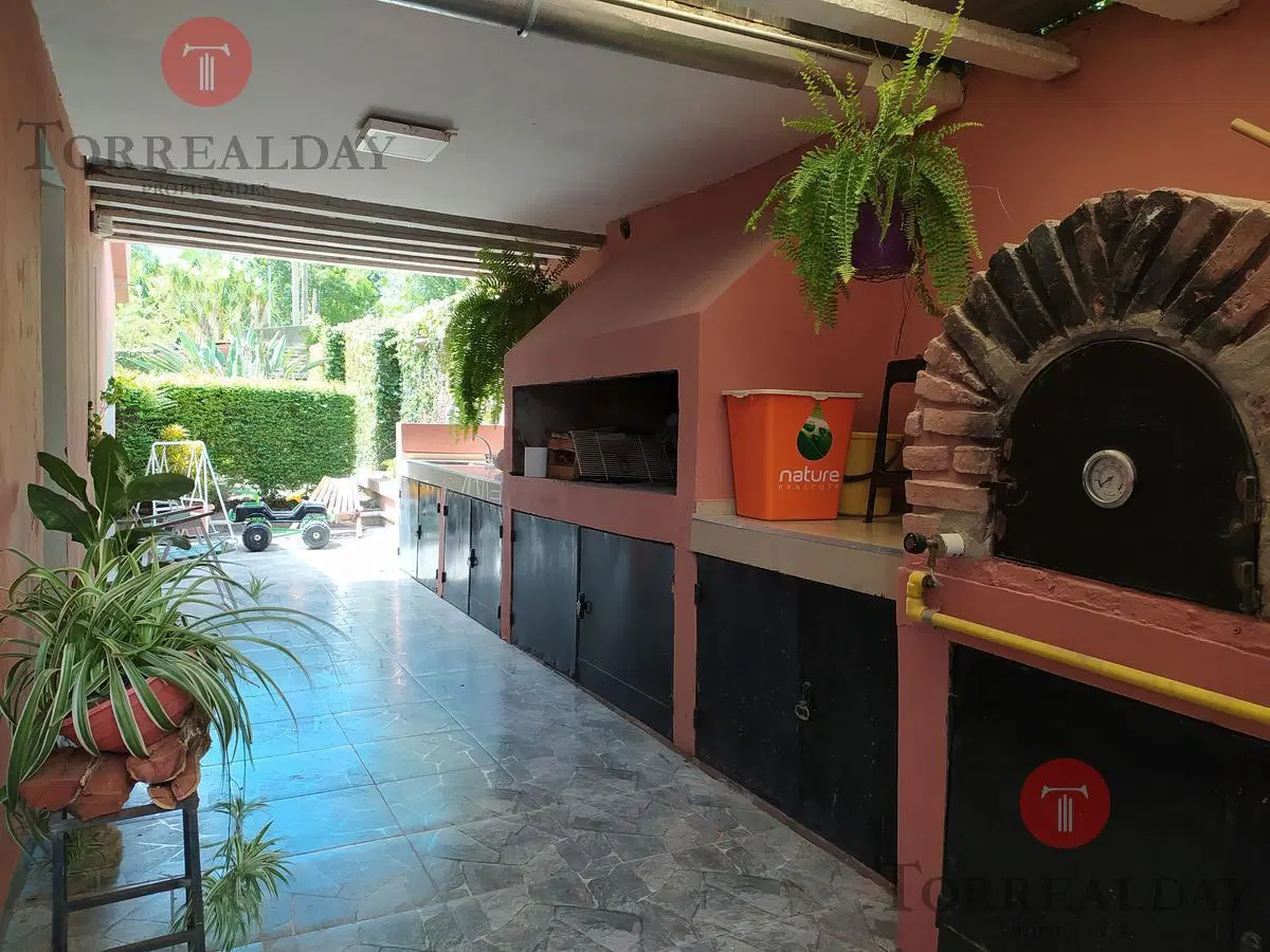 El Guayacan y Blas Parera. Casa en Venta en La Toma. 3