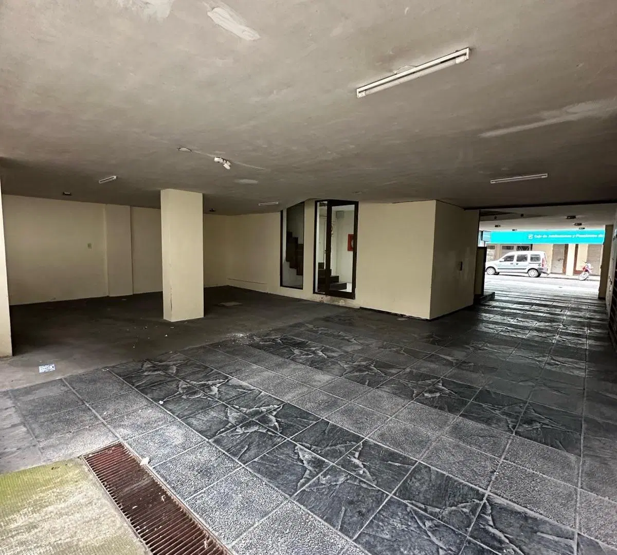 Andres Pazos N°128. Alquiler de Cochera Techada en Planta Baja - Zona Centro, Paraná 3