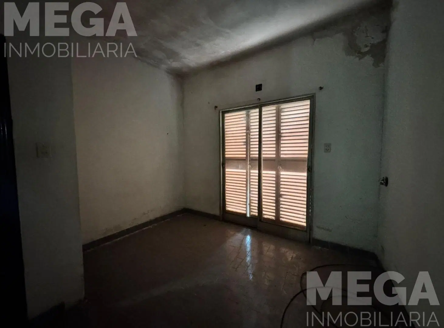 Guatemala 799. Casa en esquina a reciclar 1