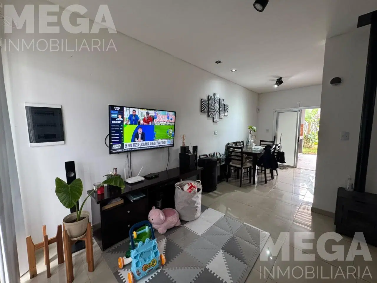 Carlos Darwin 2703. Casa en Venta con pileta en Villa Elsa. 2