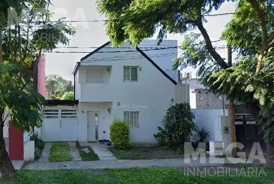 CASA AL FRENTE . 2