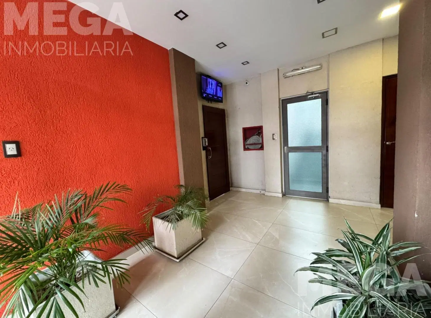 Cervantes 550 piso 12. Oportunidad! Departamento dos dormitorios con cochera 3