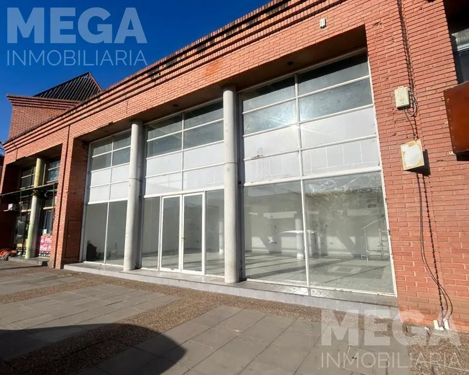 Importante local Comercial Av. Almafuerte 490 1