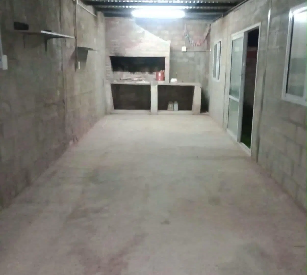 Newbery y Artigas . Casa en venta. 2 dormitorios 3