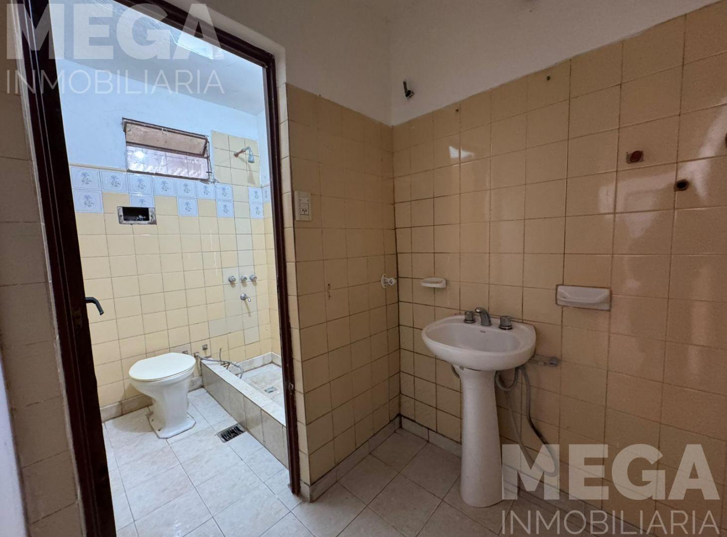 Foto de Poeta Carlos Alvarez 142. Casa en Venta, imagen 3
