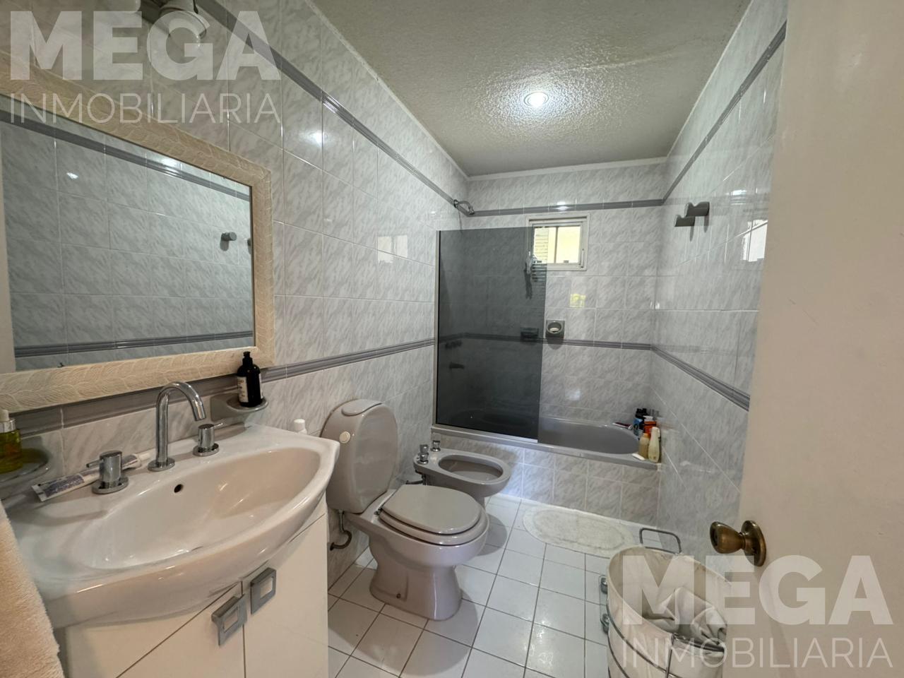 Foto de Amplia Casa con pileta y quincho en La Toma, imagen 5