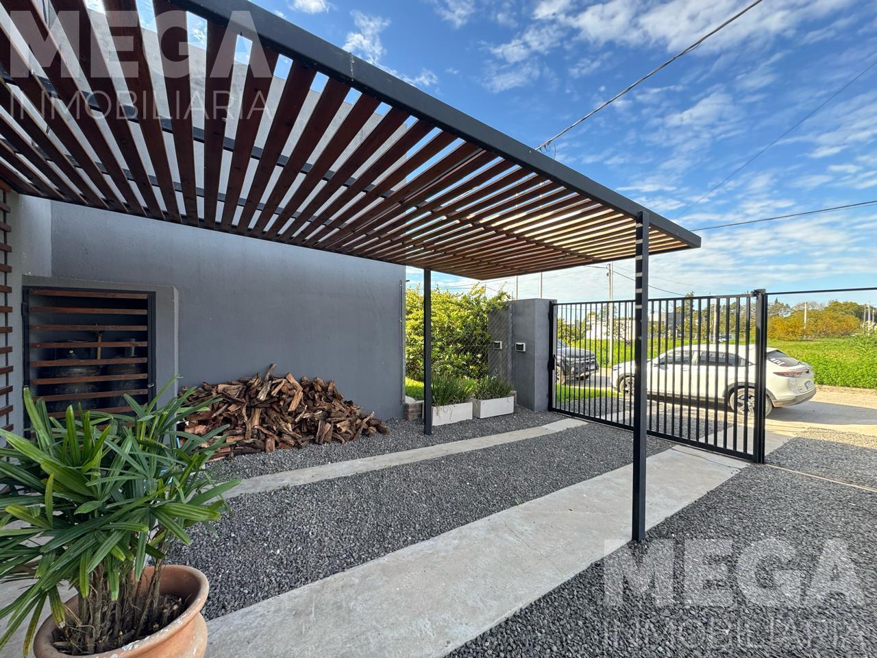 Foto de Casa de 2 dormitorios en Venta con Pileta y Quincho. Zona Acceso Norte., imagen 1
