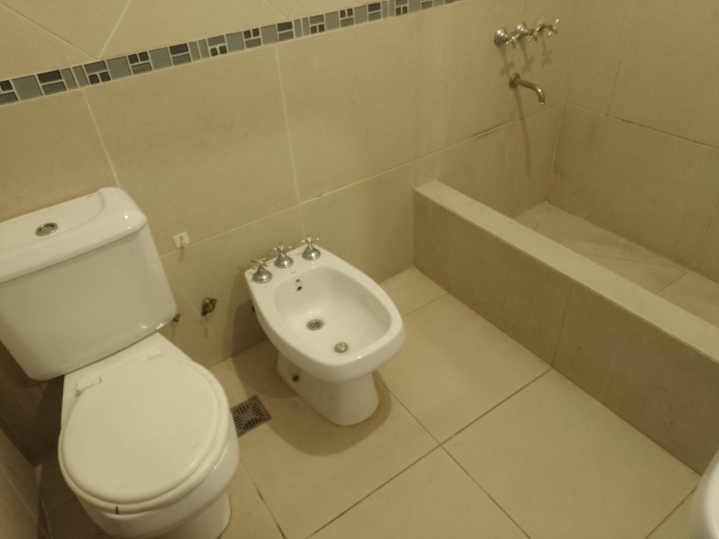 Casa en Venta en Maschwitz 4 ambientes con jardín y cochera
