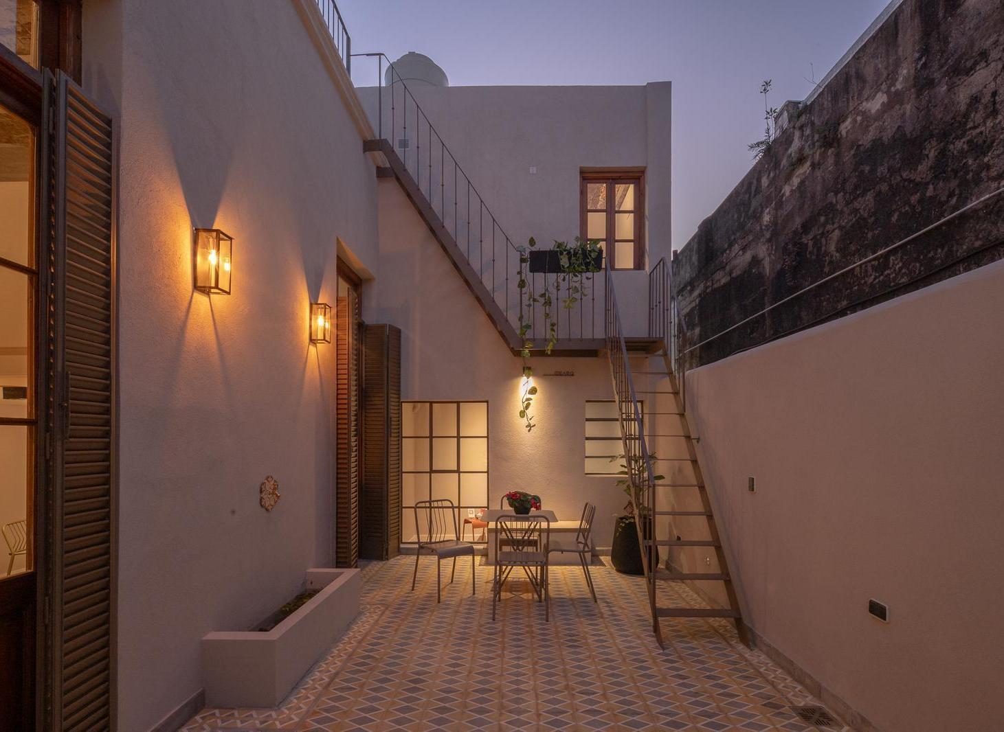 Foto de CASA DE PASILLO 2 DORMITORIOS + COMODÍN - OV LAGOS 200 - PICHINCHA, imagen 1