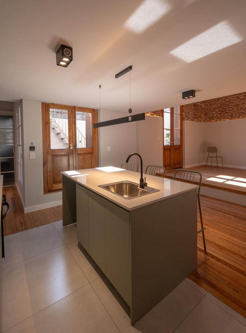 Foto de CASA DE PASILLO 2 DORMITORIOS + COMODÍN - OV LAGOS 200 - PICHINCHA, imagen 3