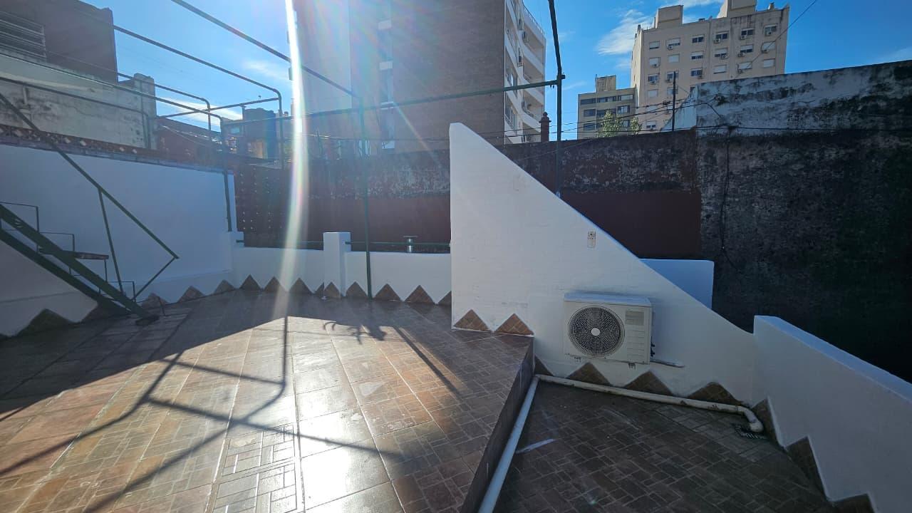 DEPARTAMENTO DE PASILLO - 2 DORMITORIOS - TERRAZA - RICCHIERI 900