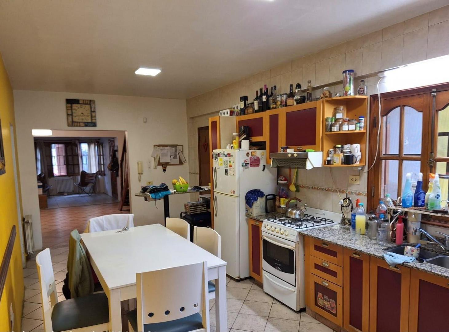 Foto de VENTA- CASA- CUATROS DORMITORIOS- PILETA- COCHERA- DONADO 900- FISHERTON, imagen 2