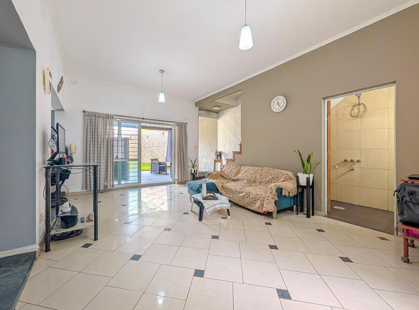 Foto de Casa de pasillo unico - 3 dormitorios - Paraguay 2500 - Abasto Rosario, imagen 3