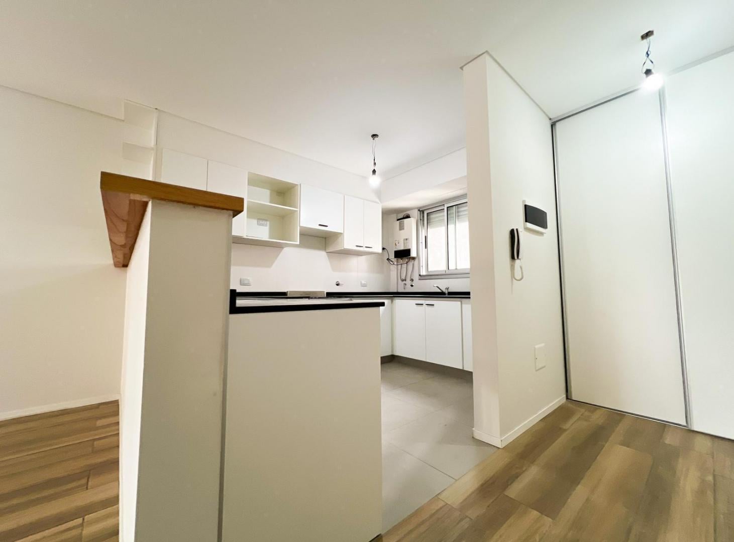 Foto de DEPARTAMENTO UN DORMITORIO BALCON TERRAZA CENTRO Mitre 1500, imagen 3
