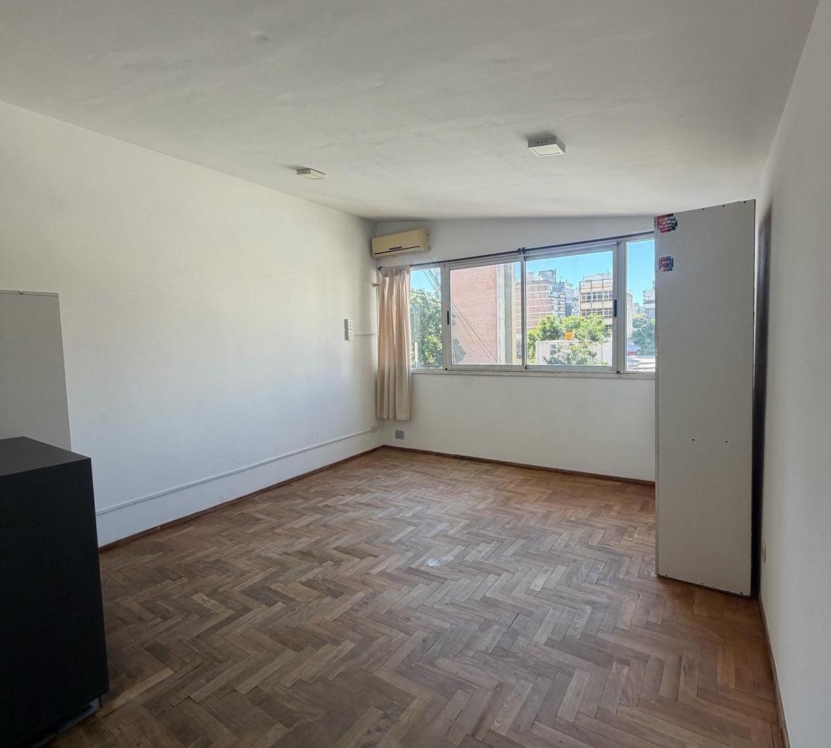 Foto de DEPARTAMENTO MONOAMBIENTE SIN BALCON DE ESCALERA CONTRAFRENTE San Juan, imagen 3