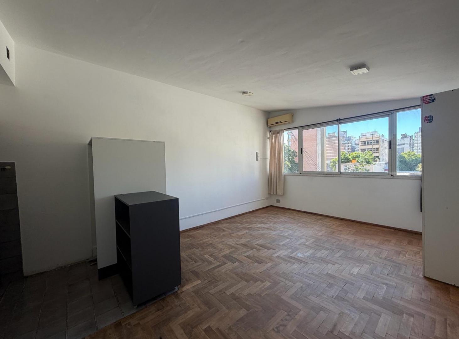 Foto de DEPARTAMENTO MONOAMBIENTE SIN BALCON DE ESCALERA CONTRAFRENTE San Juan, imagen 4