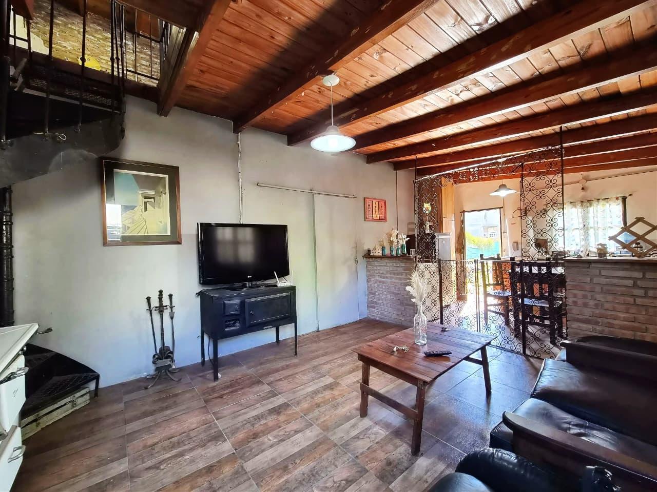 Foto de CASA EN PUEBLO ANDINO TRES DORMITORIOS PILETA PERMUTA RIO PARANA 4500, imagen 4