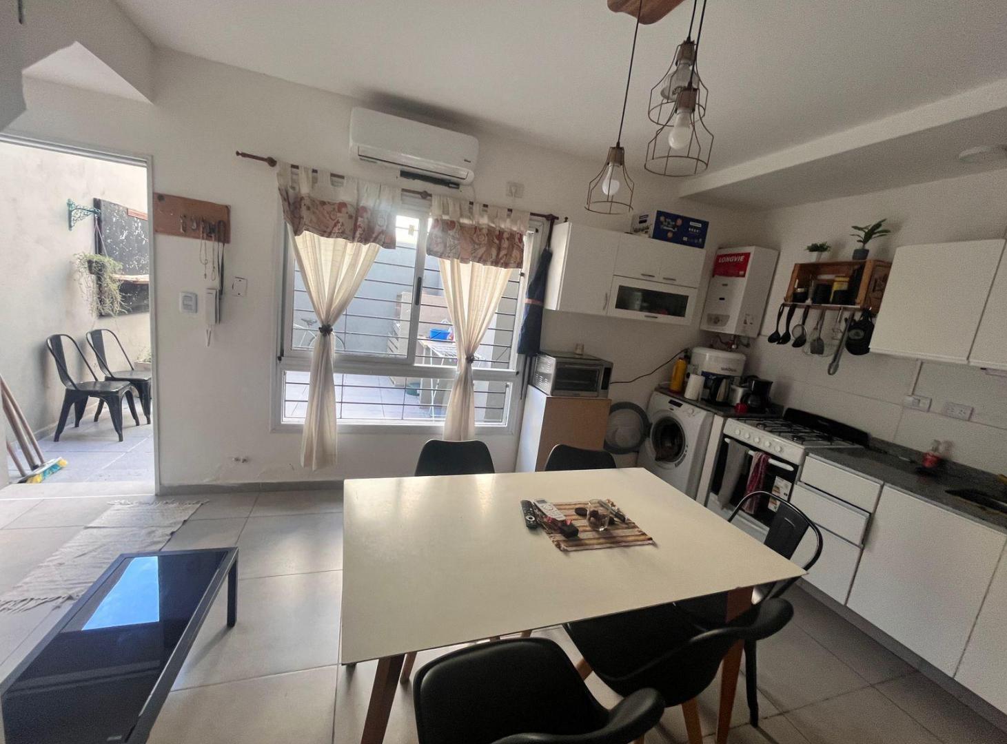 Foto de Departamento un dormitorio- Patio- Río de Janeiro 1500- Echesortu, imagen 1