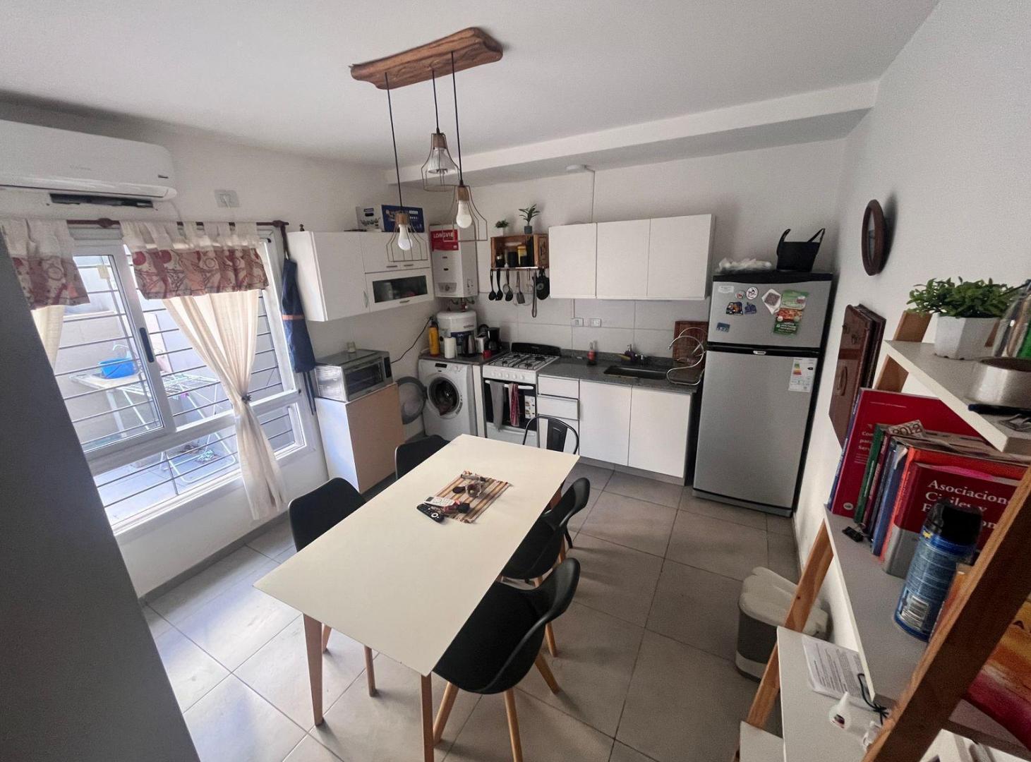 Foto de Departamento un dormitorio- Patio- Río de Janeiro 1500- Echesortu, imagen 3