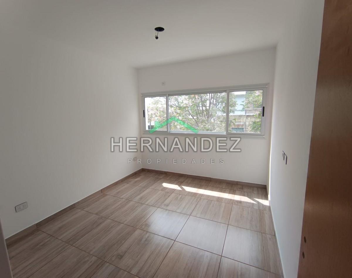 Venta Duplex 2 Ambientes y Medio Castelar Sur con Cochera Apto Credito 2