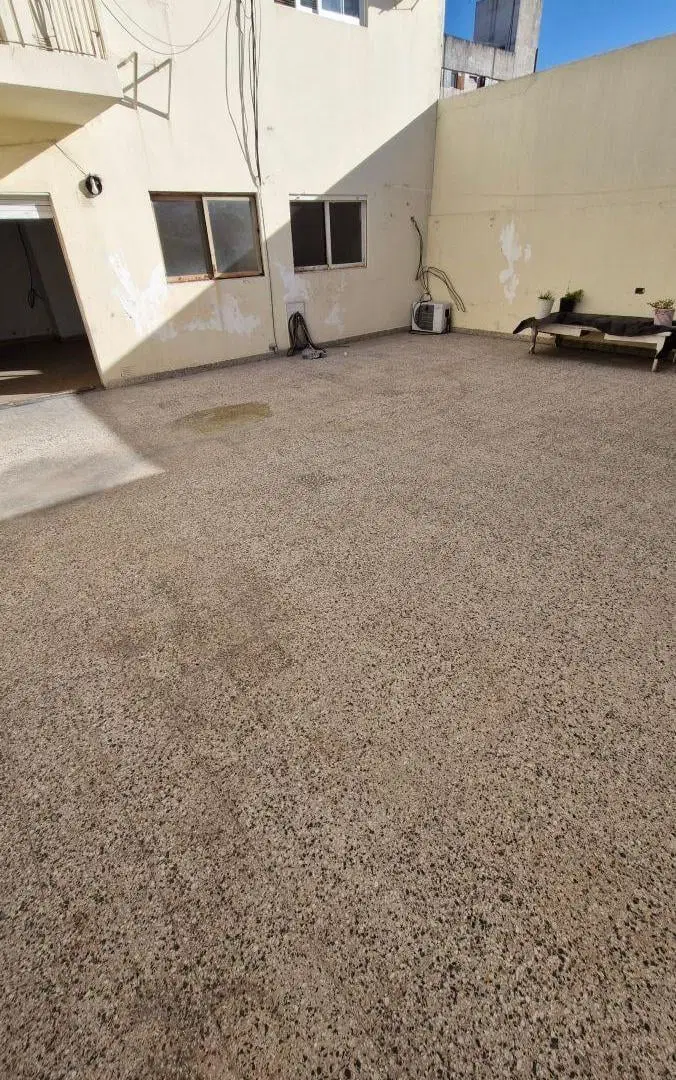 VENTA DEPTO 3 AMB CON PATIO EN LA ZONA DE LINIERS. OPORTUNIDAD!!! 2
